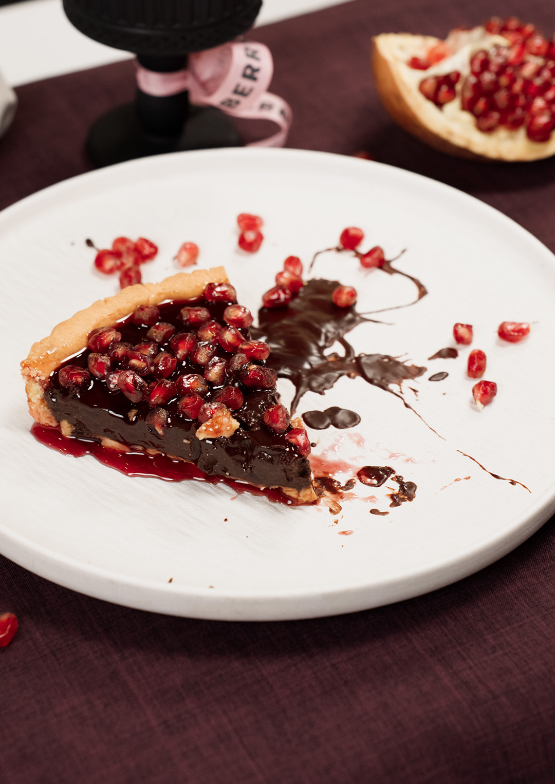 Tarta de chocolate y granada