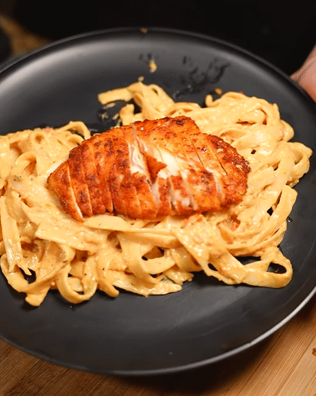 Pâtes au poulet épicées