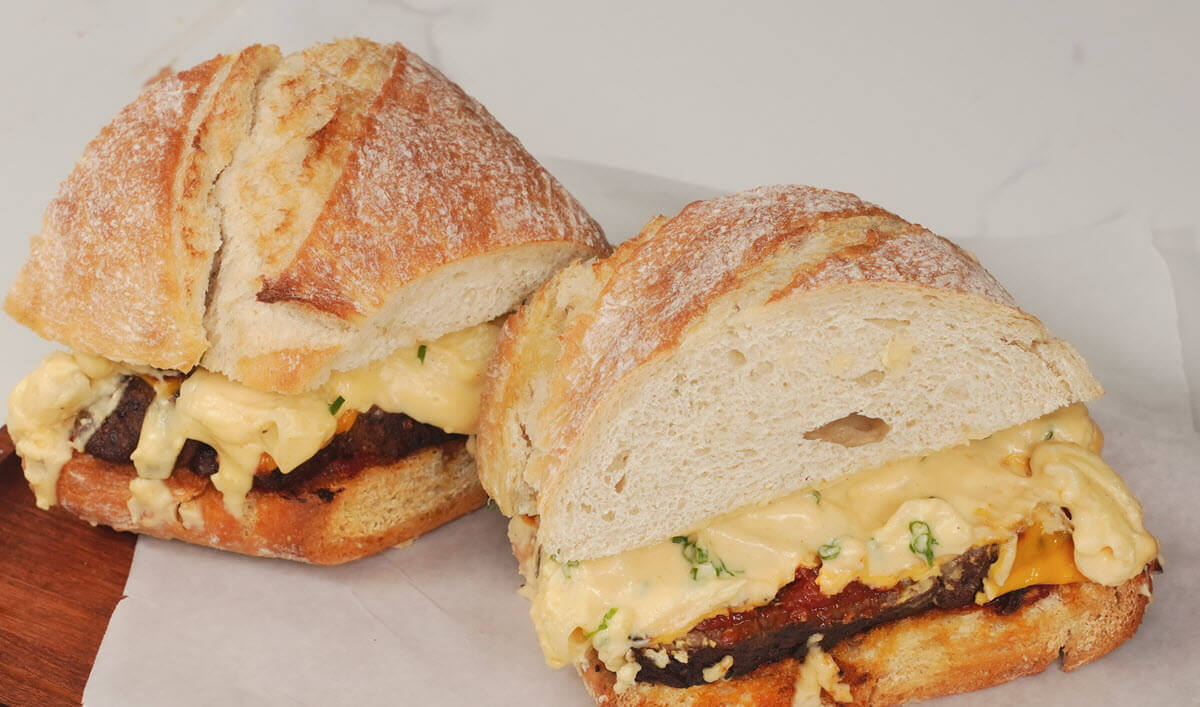 Steak Sandwich with Mac & Cheese