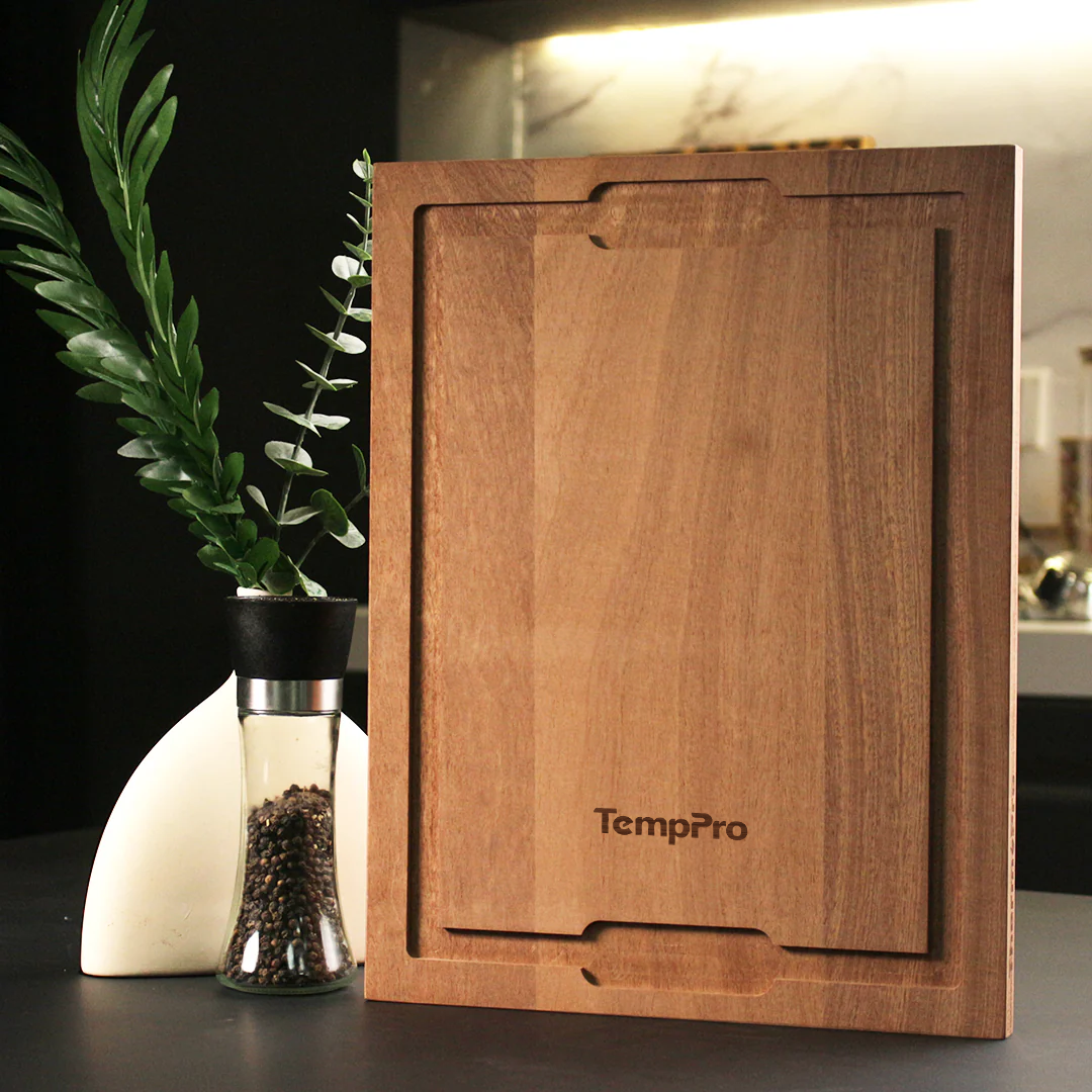 Tabla de cortar TempPro de madera de Sapele — Ranura para jugos, Madera dura duradera