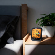 Termómetro higrómetro Bluetooth para interiores TempPro TP359W - 80 m, sensor suizo, negro · Edición para tienda